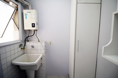 Apartamento para alugar com 70m², 3 quartos e 1 vagaÁrea de Serviço