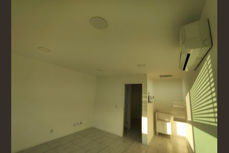 Quarto de kitnet/studio à venda com 0 quarto, 28m² em Freguesia (jacarepaguá), Rio de Janeiro