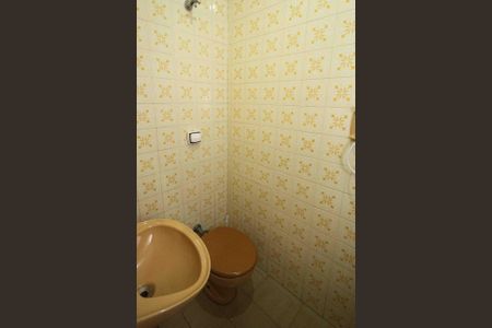 Casa à venda com 100m², 3 quartos e 2 vagas Casa à venda com 100m², 3 quartos e 2 vagasBanheiro de Serviço