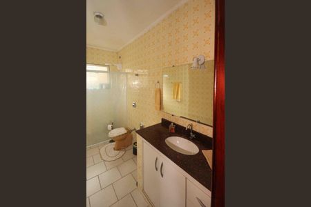 Casa à venda com 100m², 3 quartos e 2 vagas Casa à venda com 100m², 3 quartos e 2 vagasBanheiro