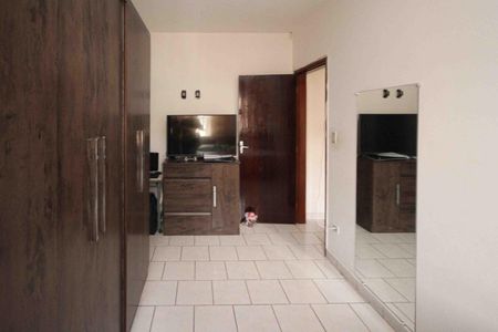 Casa à venda com 100m², 3 quartos e 2 vagas Casa à venda com 100m², 3 quartos e 2 vagasQuarto 02