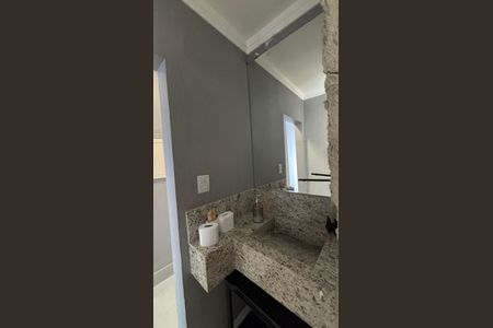 Apartamento para alugar com 79m², 2 quartos e sem vagaBanheiro