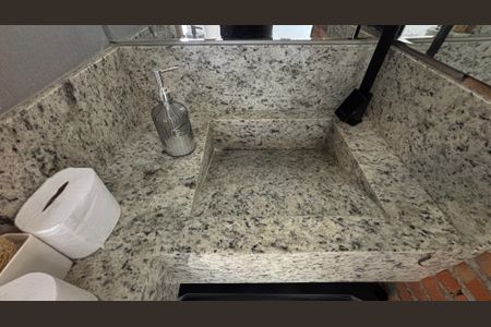 Apartamento para alugar com 79m², 2 quartos e sem vagaBanheiro