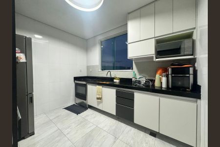 Apartamento à venda com 180m², 3 quartos e 3 vagas Apartamento à venda com 180m², 3 quartos e 3 vagascozinha
