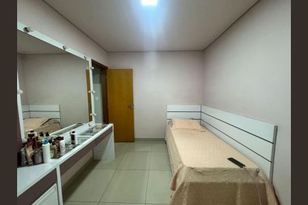 Apartamento à venda com 180m², 3 quartos e 3 vagas Apartamento à venda com 180m², 3 quartos e 3 vagasquarto 1