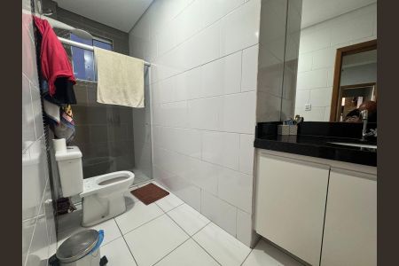 Apartamento à venda com 180m², 3 quartos e 3 vagas Apartamento à venda com 180m², 3 quartos e 3 vagasbanheiro 1
