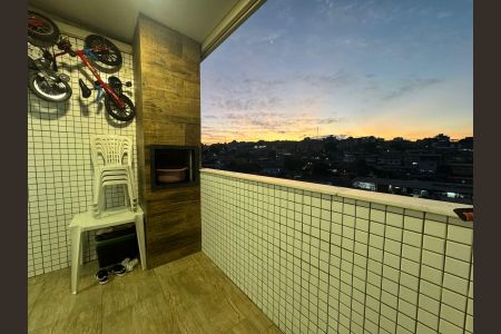 Apartamento à venda com 180m², 3 quartos e 3 vagas Apartamento à venda com 180m², 3 quartos e 3 vagasChurrasqueira