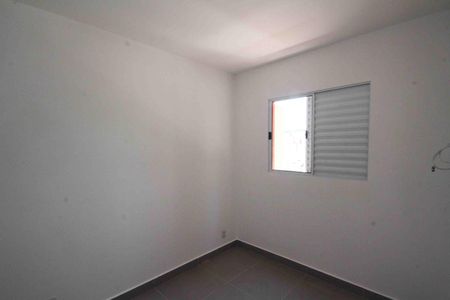 Quarto de apartamento para alugar com 2 quartos, 41m² em Vila Paulo Silas, São Paulo