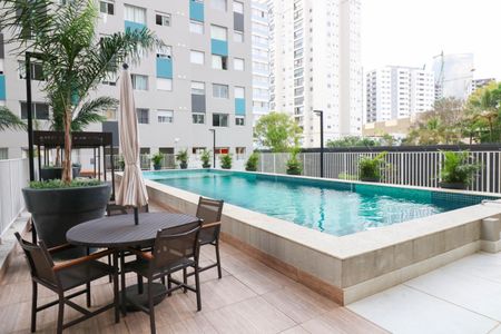 Apartamento à venda com 35m², 2 quartos e sem vagaÁrea comum - Piscina