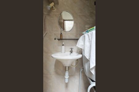 Casa à venda com 84m², 2 quartos e 2 vagas Casa à venda com 84m², 2 quartos e 2 vagasLavabo