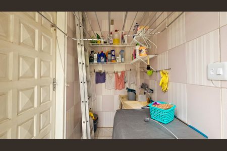 Casa à venda com 84m², 2 quartos e 2 vagas Casa à venda com 84m², 2 quartos e 2 vagasÁrea de Serviço