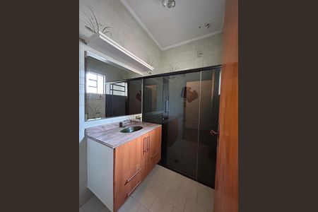 Casa para alugar com 430m², 4 quartos e 2 vagas Casa para alugar com 430m², 4 quartos e 2 vagasBanheiro 2