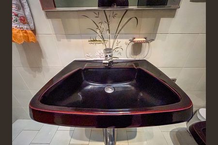 Casa para alugar com 430m², 4 quartos e 2 vagas Casa para alugar com 430m², 4 quartos e 2 vagasBanheiro 1