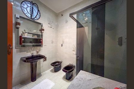 Casa para alugar com 430m², 4 quartos e 2 vagas Casa para alugar com 430m², 4 quartos e 2 vagasBanheiro 1