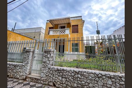 Casa para alugar com 430m², 4 quartos e 2 vagas Casa para alugar com 430m², 4 quartos e 2 vagasFachada