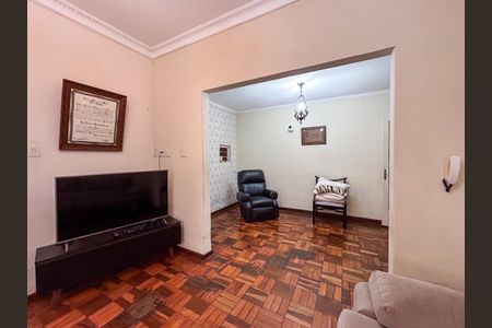 Casa para alugar com 430m², 4 quartos e 2 vagas Casa para alugar com 430m², 4 quartos e 2 vagasSala de TV