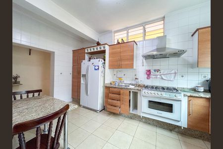 Casa para alugar com 430m², 4 quartos e 2 vagas Casa para alugar com 430m², 4 quartos e 2 vagasCopa