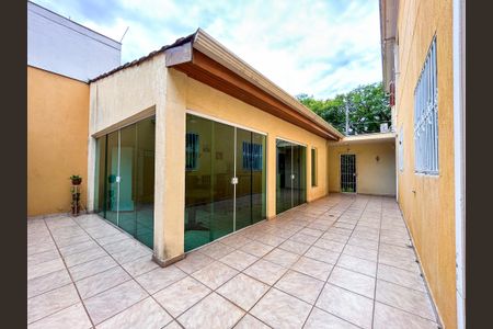Casa para alugar com 430m², 4 quartos e 2 vagas Casa para alugar com 430m², 4 quartos e 2 vagasQuintal