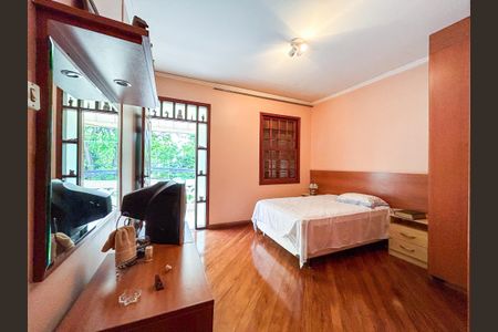 Casa para alugar com 430m², 4 quartos e 2 vagas Casa para alugar com 430m², 4 quartos e 2 vagasQuarto 1