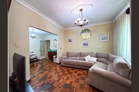 Casa para alugar com 430m², 4 quartos e 2 vagas Casa para alugar com 430m², 4 quartos e 2 vagasSala de TV