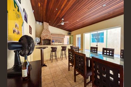 Casa para alugar com 430m², 4 quartos e 2 vagas Casa para alugar com 430m², 4 quartos e 2 vagasEspaço Gourmet