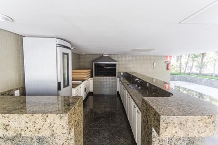 Apartamento para alugar com 260m², 4 quartos e 3 vagas Apartamento para alugar com 260m², 4 quartos e 3 vagasÁrea comum - Churrasqueira