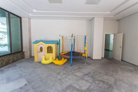 Apartamento para alugar com 260m², 4 quartos e 3 vagas Apartamento para alugar com 260m², 4 quartos e 3 vagasÁrea comum - Playground