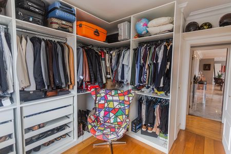 Apartamento para alugar com 260m², 4 quartos e 3 vagas Apartamento para alugar com 260m², 4 quartos e 3 vagasQuarto 2