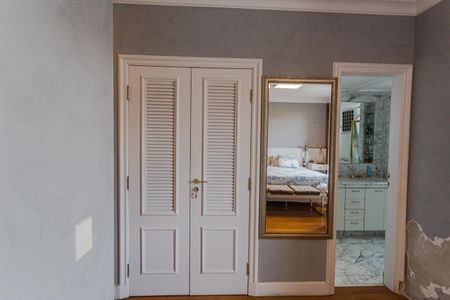 Apartamento para alugar com 260m², 4 quartos e 3 vagas Apartamento para alugar com 260m², 4 quartos e 3 vagasCloset da Suíte 1