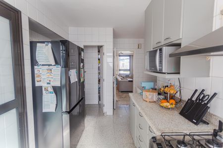 Apartamento para alugar com 260m², 4 quartos e 3 vagas Apartamento para alugar com 260m², 4 quartos e 3 vagasCozinha