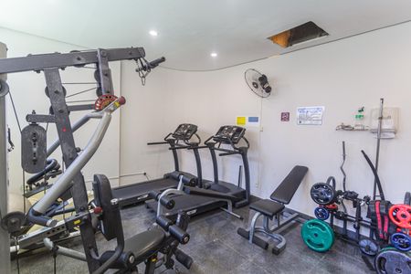 Apartamento para alugar com 260m², 4 quartos e 3 vagas Apartamento para alugar com 260m², 4 quartos e 3 vagasÁrea comum - Academia