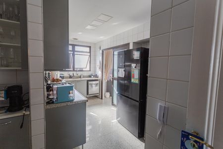 Apartamento para alugar com 260m², 4 quartos e 3 vagas Apartamento para alugar com 260m², 4 quartos e 3 vagasCozinha