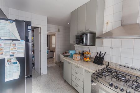 Apartamento para alugar com 260m², 4 quartos e 3 vagas Apartamento para alugar com 260m², 4 quartos e 3 vagasCozinha