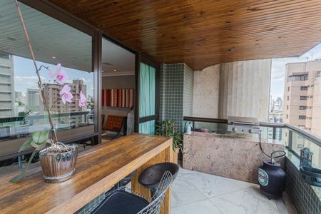 Apartamento para alugar com 260m², 4 quartos e 3 vagas Apartamento para alugar com 260m², 4 quartos e 3 vagasVarada na Sala