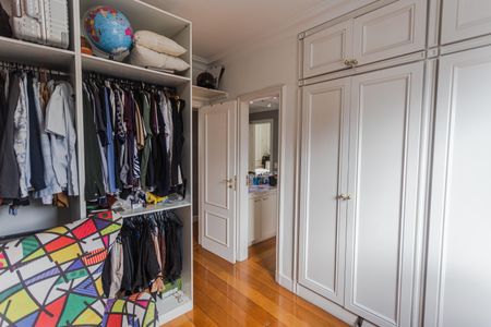Apartamento para alugar com 260m², 4 quartos e 3 vagas Apartamento para alugar com 260m², 4 quartos e 3 vagasQuarto 2