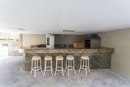 Apartamento para alugar com 260m², 4 quartos e 3 vagas Apartamento para alugar com 260m², 4 quartos e 3 vagasÁrea comum - Churrasqueira
