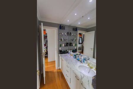 Apartamento para alugar com 260m², 4 quartos e 3 vagas Apartamento para alugar com 260m², 4 quartos e 3 vagasBanheiro Social
