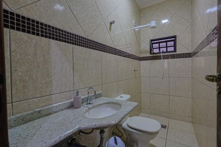 Casa à venda com 220m², 3 quartos e 4 vagasBanheiro