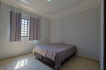 Casa à venda com 220m², 3 quartos e 4 vagasSuíte
