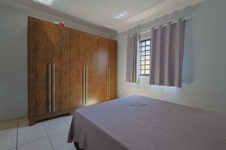 Casa à venda com 220m², 3 quartos e 4 vagasSuíte