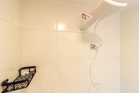 Banheiro de kitnet/studio para alugar com 1 quarto, 25m² em Pinheiros, São Paulo