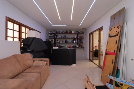 Sala de casa para alugar com 2 quartos, 270m² em Jardim Itapoan, Santo André