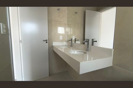 Apartamento à venda com 198m², 3 quartos e 2 vagasBanheiro da Suíte 
