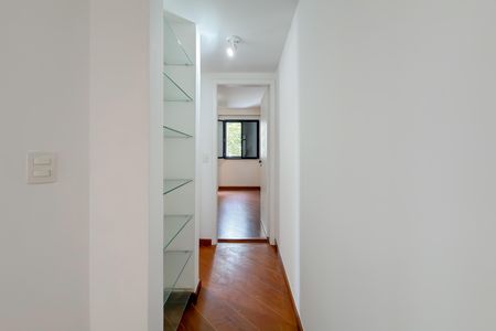 Apartamento à venda com 58m², 2 quartos e 1 vaga Apartamento à venda com 58m², 2 quartos e 1 vagaCorredor