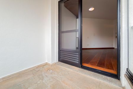 Apartamento à venda com 58m², 2 quartos e 1 vaga Apartamento à venda com 58m², 2 quartos e 1 vagaVaranda da Sala