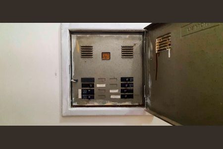 Apartamento para alugar com 61m², 2 quartos e 1 vaga Apartamento para alugar com 61m², 2 quartos e 1 vagaQuadro de Luz