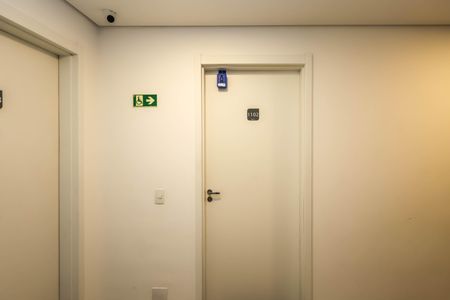 Apartamento para alugar com 32m², 2 quartos e sem vaga Apartamento para alugar com 32m², 2 quartos e sem vagaLockbox