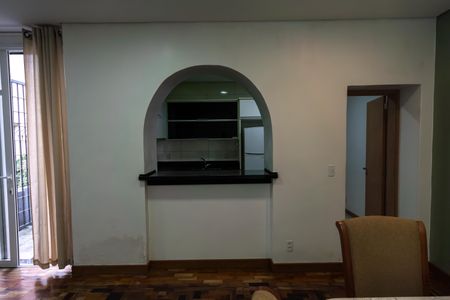 Sala de casa à venda com 4 quartos, 250m² em Independência, Porto Alegre