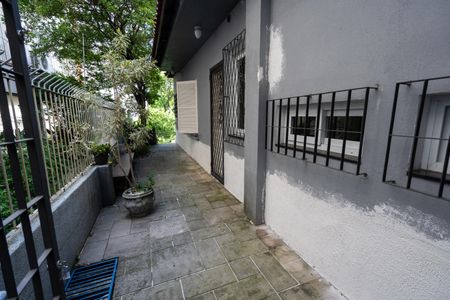 Casa à venda com 250m², 4 quartos e 1 vaga Casa à venda com 250m², 4 quartos e 1 vagaQuintal