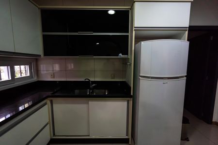 Casa à venda com 250m², 4 quartos e 1 vaga Casa à venda com 250m², 4 quartos e 1 vagaCozinha